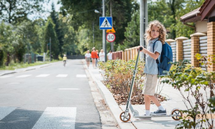 Mit Übung und Selbstvertrauen sicher unterwegs im Verkehr. © Photographee.eu/Adone Stock